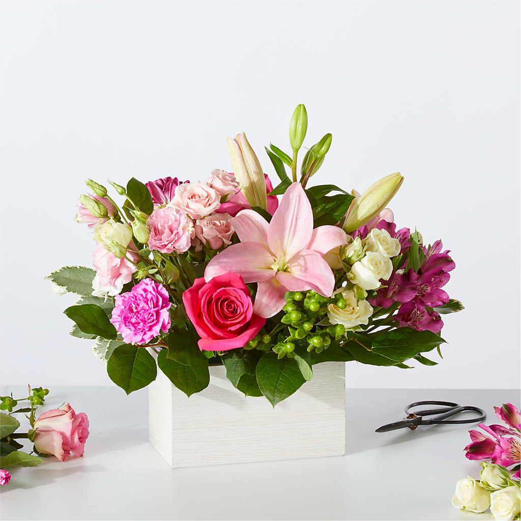 Sweetberry Box – A Florist Original – Coleman Brothers Flowers Inc, Richmond VA