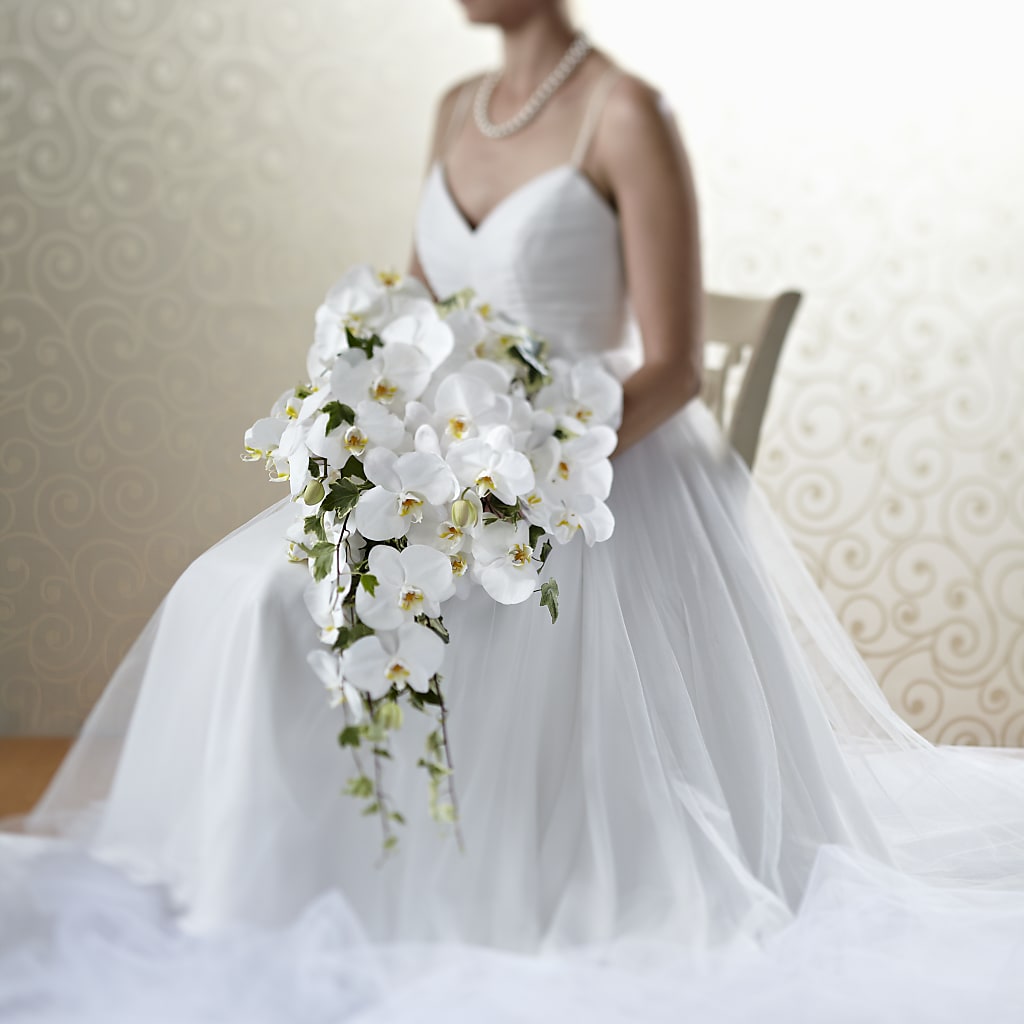Classic White Bouquet – Coleman Brothers Flowers Inc, Richmond VA