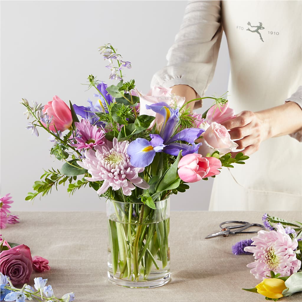 Pastel Tradition - A Florist Original –  Coleman Brothers Flowers Inc, Richmond VA