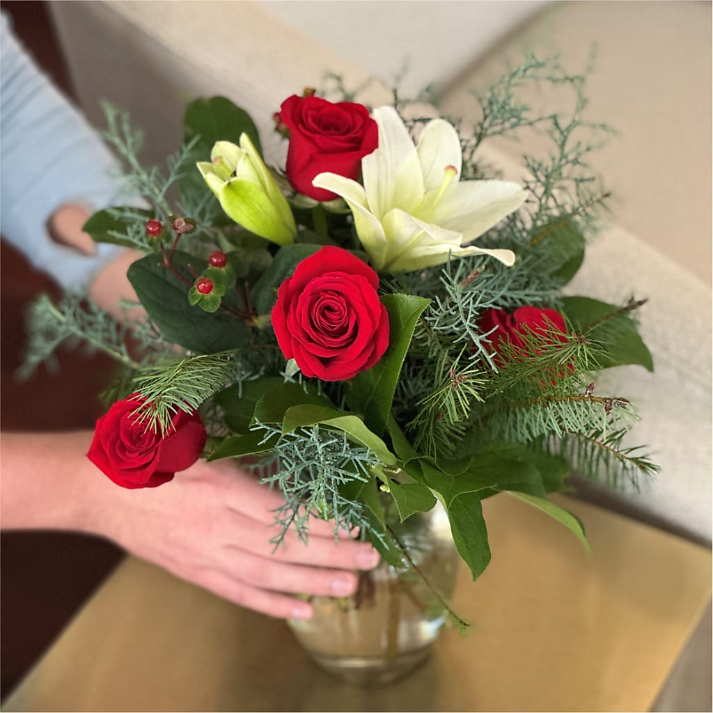 Glittering Lights Bouquet –  Coleman Brothers Flowers Inc, Richmond VA